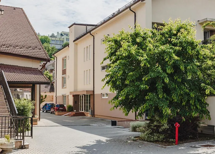 Cozy Near Old Town - Free Parking